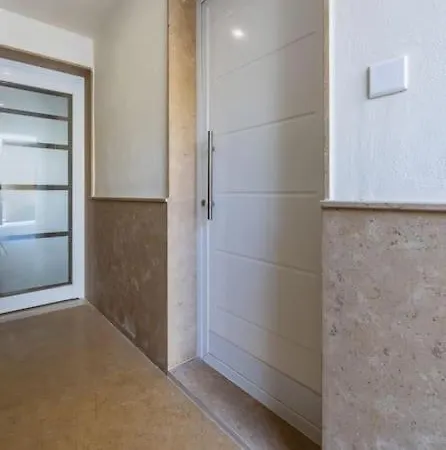 Hillcrest 2 Bedroom